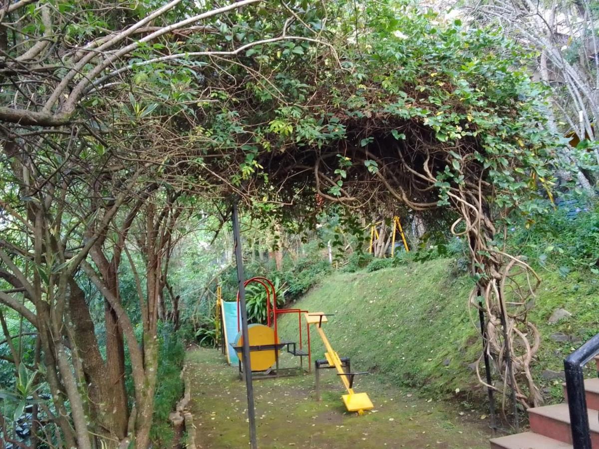Pine Borough Inn Kodaikanal Exterior foto